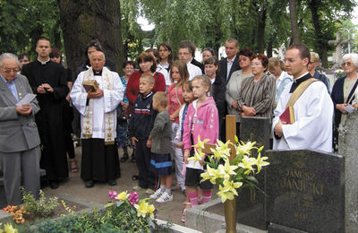 Poświęcenie tablicy w Ostrowie Wielkopolskim 