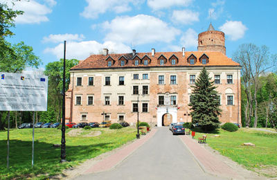 Zamki i gorące źródła
