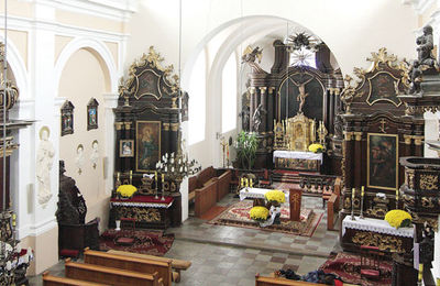 Za murami klasztoru