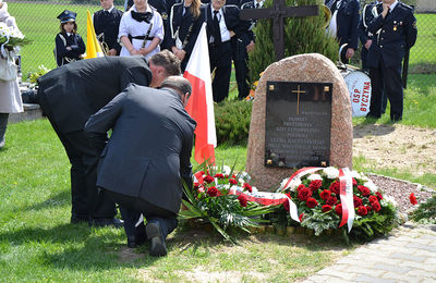 Pomnik smoleński w Kostowie