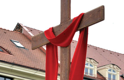Krzyż tron czy znak hańby?