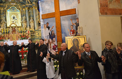 Symbole ŚDM w Ostrzeszowie