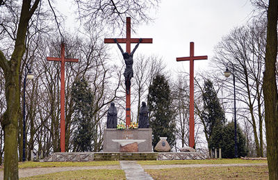 Krzyż i białe serce