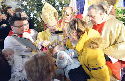 Chrzest dzieci z Domu Ochrony Poczetego Życia - Kalisz