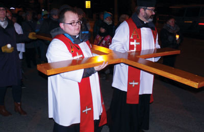 Przy krzyżu - Bralin