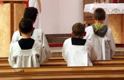 Ministranci jak dinozaury?
