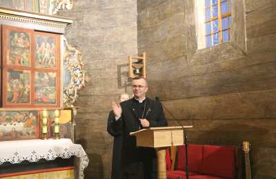 Drewniana świątynia odrestaurowana