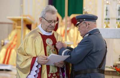 Dziękując Bogu i ludziom