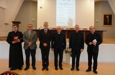 Poznać, pokochać i naśladować