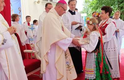 Uroczystości 25-lecia koronacji Pani Lutogniewskiej