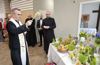 Na śniadaniu wielkanocnym w Caritas