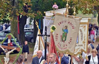 Parafianie na odpuście u Pani Kotłowskiej