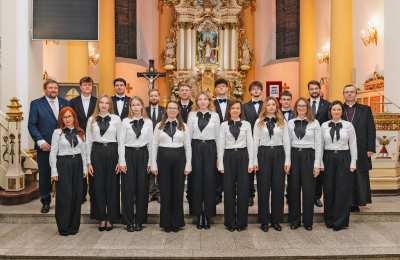 Śpiewają na chwałę Bogu