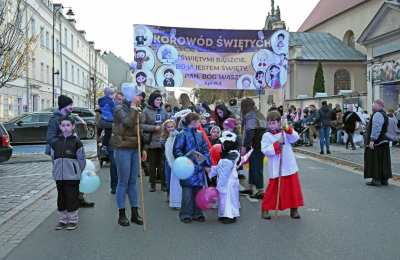 W Kaliszu przeszedł korowód świętych