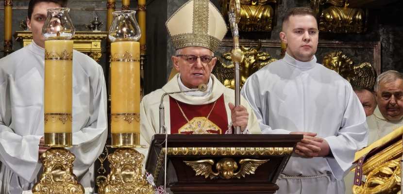 Gdy świat pęka, oni trwają