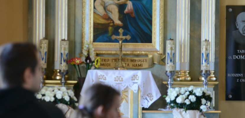 Matka i Dzieciątko   z krzyżem