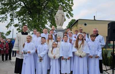 Odnowiona figura Matki Bożej Niepokalanej