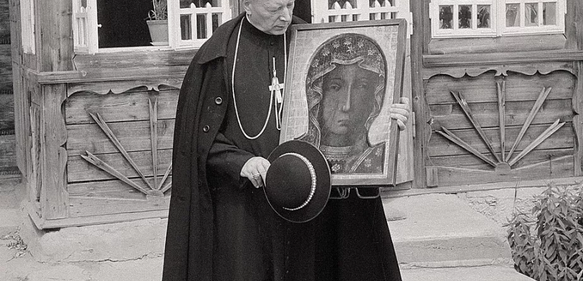 Zawierzeni Matce Bożej  