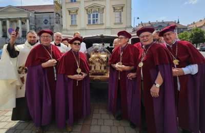 Od św. Tereski i jej rodziców uczmy się świętości