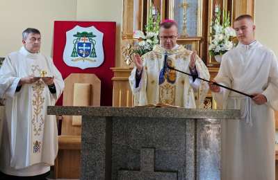 Ten dom może służyć tylko chwale Bożej